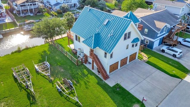 35 Lazy Lane, Kemah, TX 77565