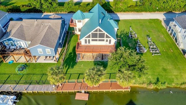 35 Lazy Lane, Kemah, TX 77565