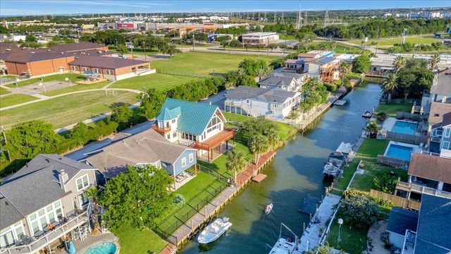 35 Lazy Lane, Kemah, TX 77565