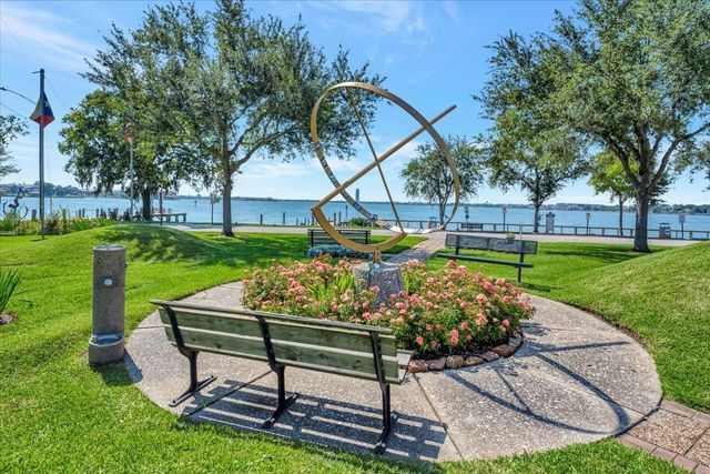 35 Lazy Lane, Kemah, TX 77565