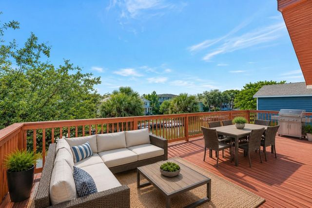 35 Lazy Lane, Kemah, TX 77565