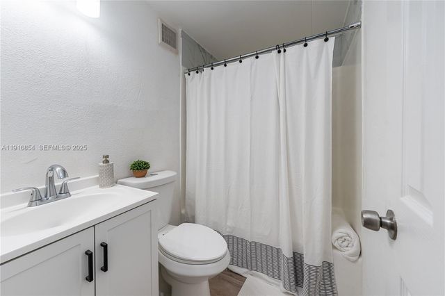 1164 NW 45th Ave, Lauderhill, FL 33313