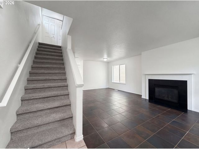 1262 Ne KINNEY St, Hillsboro, OR 97124