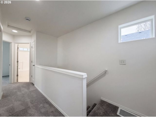 1262 Ne KINNEY St, Hillsboro, OR 97124