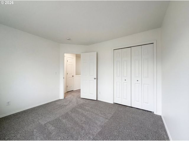 1262 Ne KINNEY St, Hillsboro, OR 97124