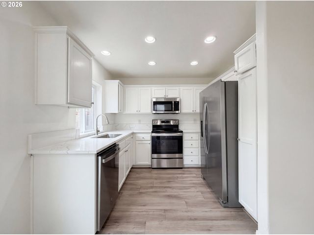 1262 Ne KINNEY St, Hillsboro, OR 97124