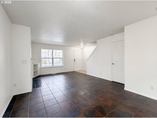 1262 Ne KINNEY St, Hillsboro, OR 97124