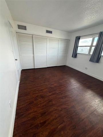 5203 NE 24th Ter B-311, Fort Lauderdale, FL 33308