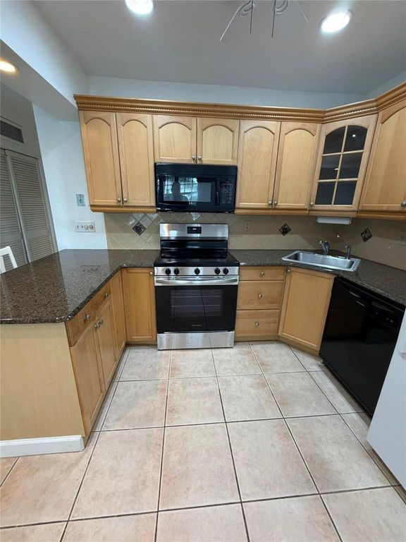 5203 NE 24th Ter B-311, Fort Lauderdale, FL 33308