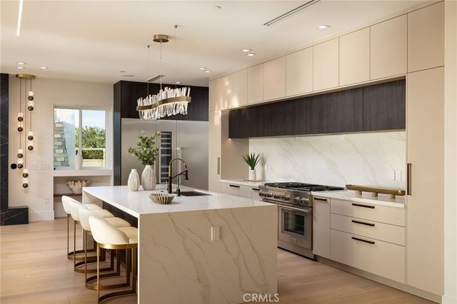 4 Narbonne, Newport Beach, CA 92660