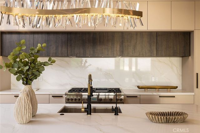 4 Narbonne, Newport Beach, CA 92660