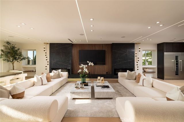 4 Narbonne, Newport Beach, CA 92660