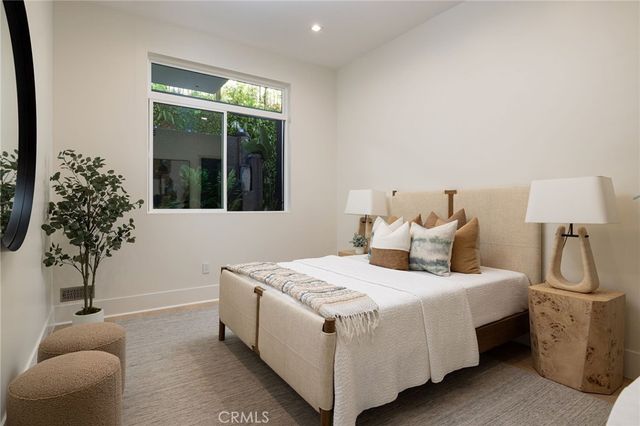 4 Narbonne, Newport Beach, CA 92660