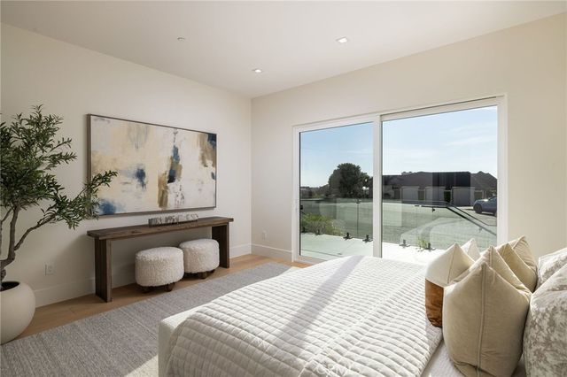 4 Narbonne, Newport Beach, CA 92660