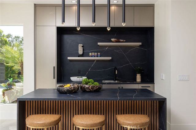 4 Narbonne, Newport Beach, CA 92660