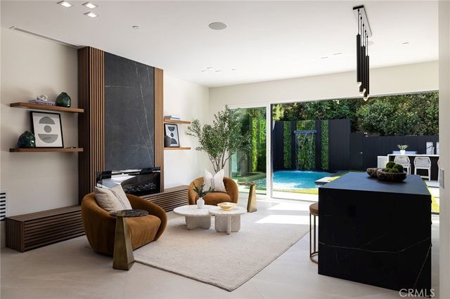 4 Narbonne, Newport Beach, CA 92660