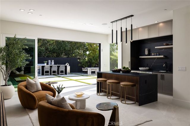 4 Narbonne, Newport Beach, CA 92660