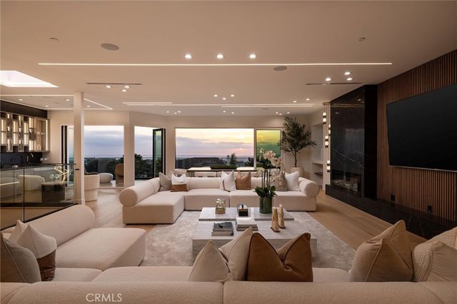 4 Narbonne, Newport Beach, CA 92660