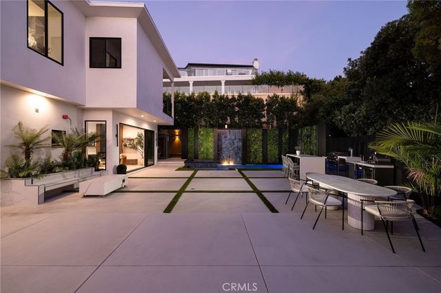 4 Narbonne, Newport Beach, CA 92660