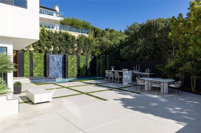 4 Narbonne, Newport Beach, CA 92660