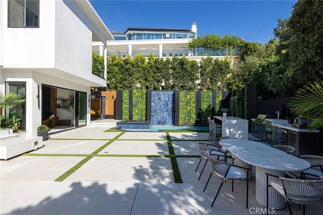 4 Narbonne, Newport Beach, CA 92660