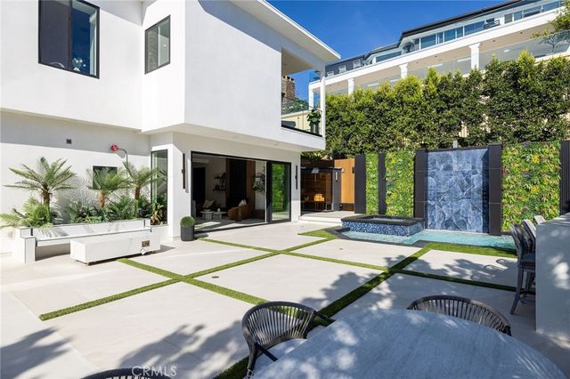 4 Narbonne, Newport Beach, CA 92660