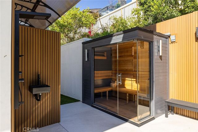 4 Narbonne, Newport Beach, CA 92660