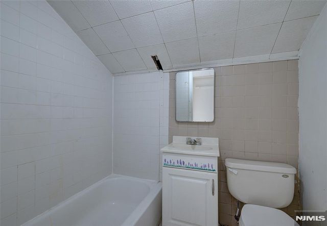 27 Old Short Hills Road, West Orange, NJ 07052