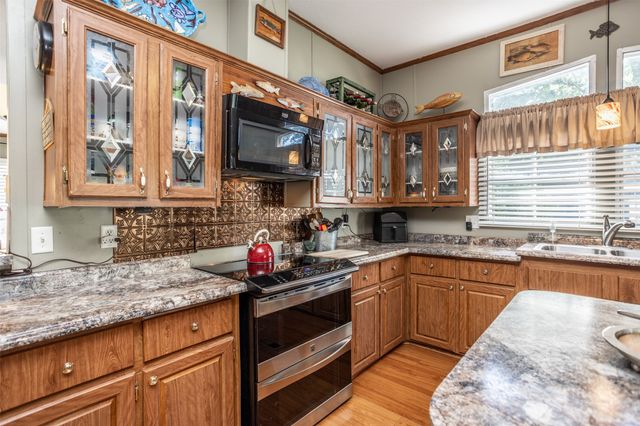 41 Thompson Road, Gainesville, TX 76240