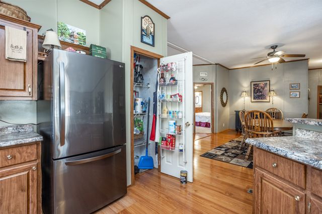 41 Thompson Road, Gainesville, TX 76240
