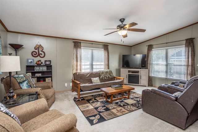 41 Thompson Road, Gainesville, TX 76240