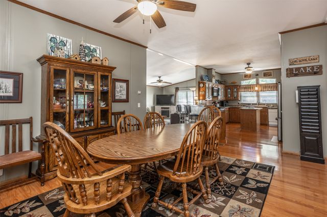 41 Thompson Road, Gainesville, TX 76240