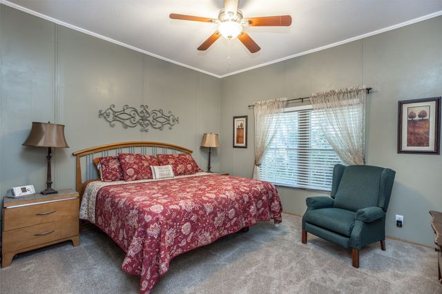 41 Thompson Road, Gainesville, TX 76240