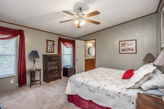41 Thompson Road, Gainesville, TX 76240