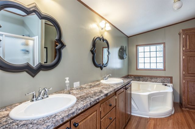 41 Thompson Road, Gainesville, TX 76240
