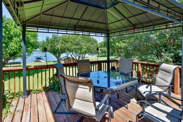 41 Thompson Road, Gainesville, TX 76240