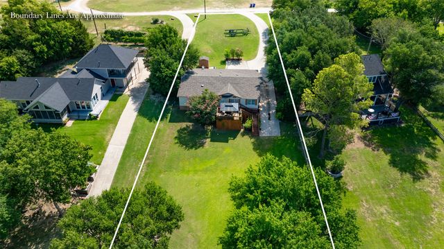 41 Thompson Road, Gainesville, TX 76240