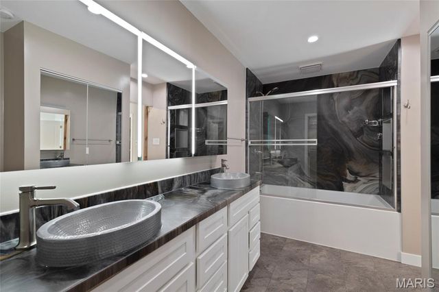 82 May Valley Lane, Fenton, MO 63026