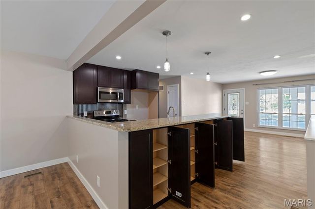 82 May Valley Lane, Fenton, MO 63026