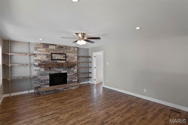 82 May Valley Lane, Fenton, MO 63026