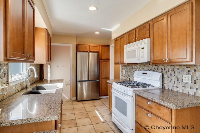 721 SHOSHONI ST, Cheyenne, WY 82009