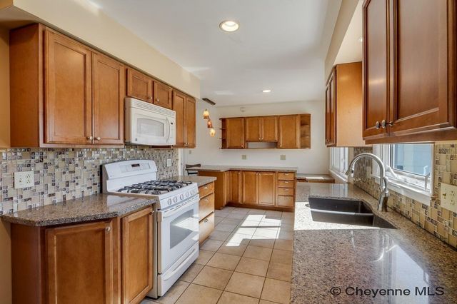 721 SHOSHONI ST, Cheyenne, WY 82009