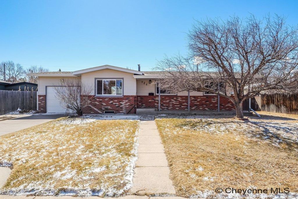 721 SHOSHONI ST, Cheyenne, WY 82009