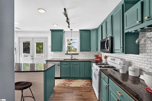 10 River Run, Greenville, SC 29605