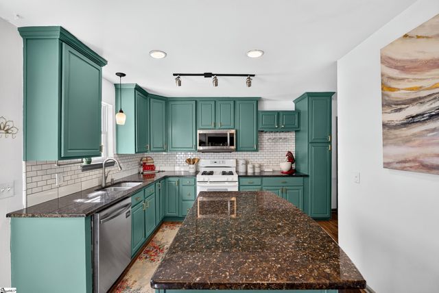 10 River Run, Greenville, SC 29605