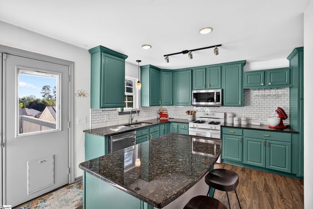 10 River Run, Greenville, SC 29605
