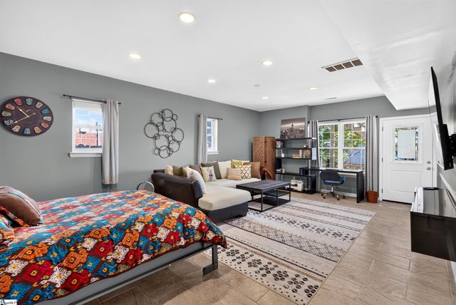 10 River Run, Greenville, SC 29605