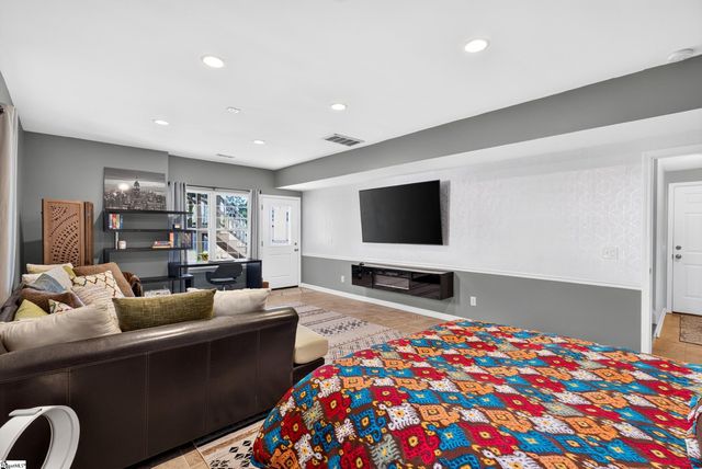 10 River Run, Greenville, SC 29605