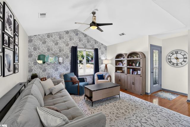 10 River Run, Greenville, SC 29605