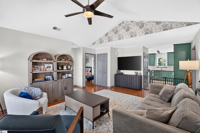 10 River Run, Greenville, SC 29605